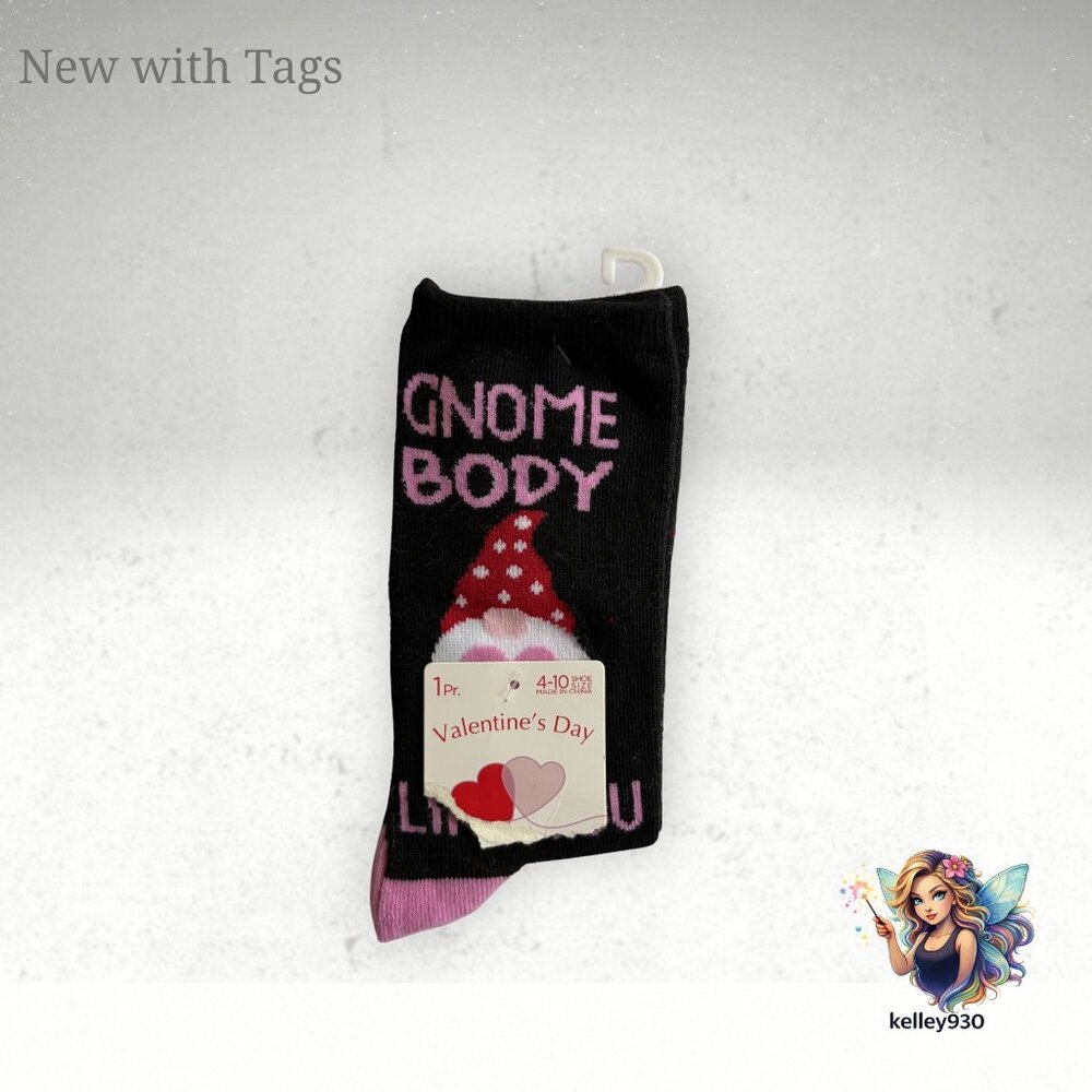 Valentine’s Day “Gnome Body Loves You” Socks NWT Women’s 4-10